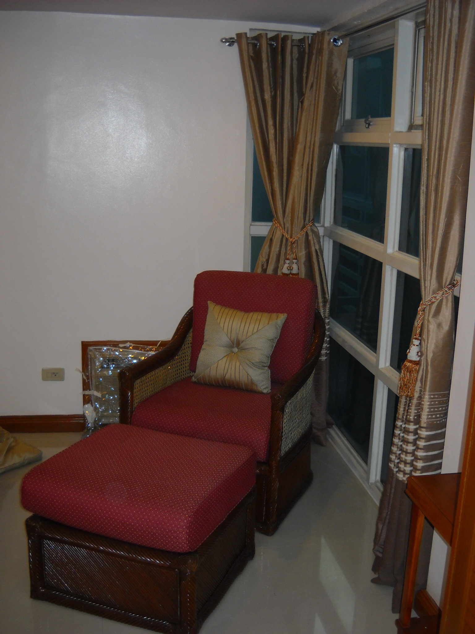 2nd bedroom lounge chair
