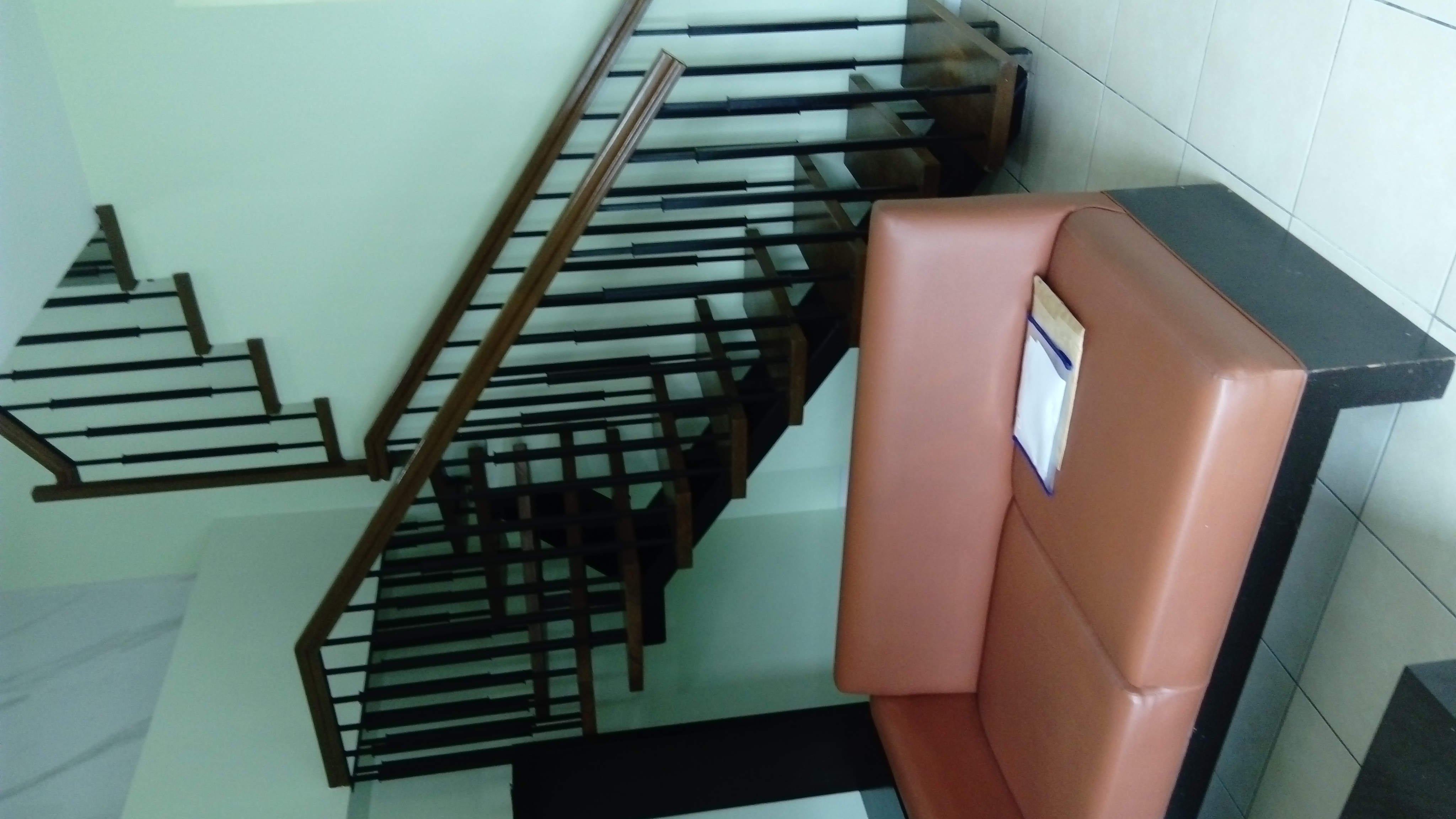 ENCINO : 2 bedroom loft type