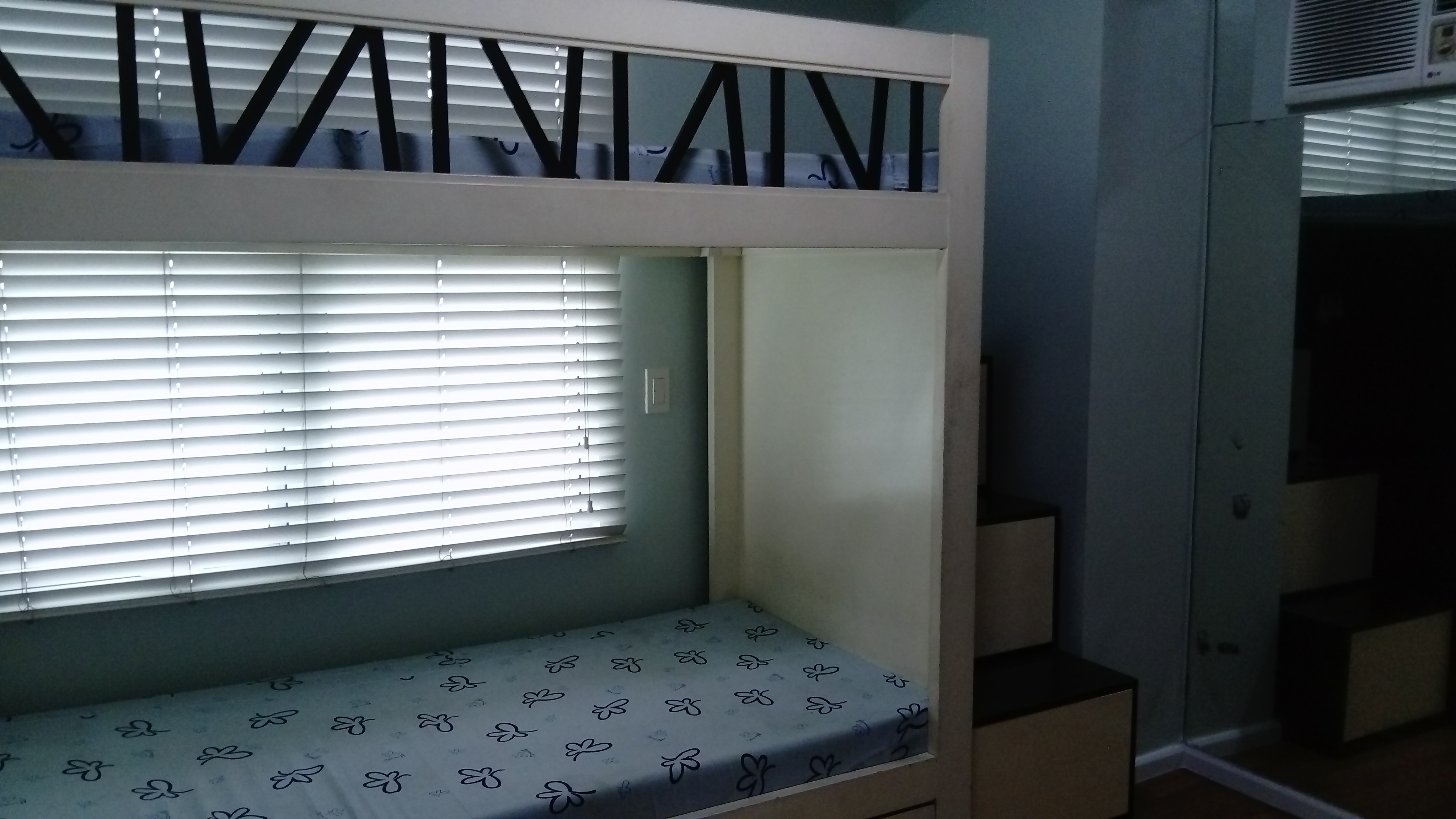 ENCINO : 2 bedroom loft type