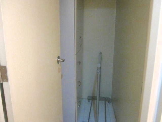 2 serendra : 2br loft type for lease @ 95k