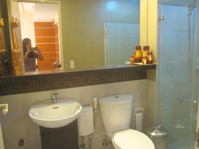 2 serendra : 2br loft type for lease @ 95k