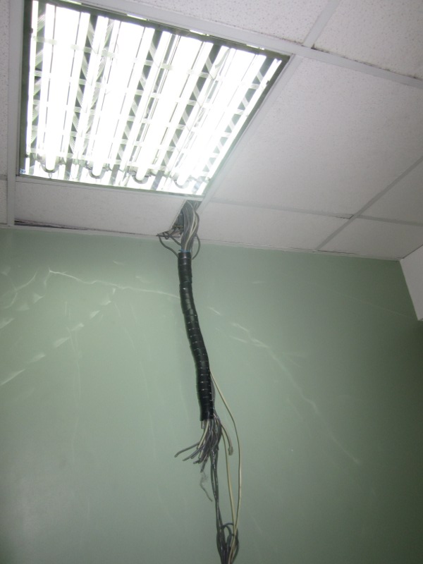 IT Server room with overhead cabling 1