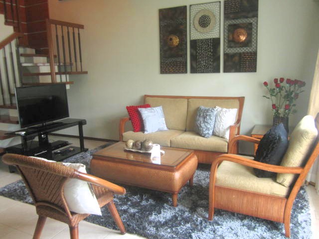 2 serendra : 2br loft type for lease @ 95k