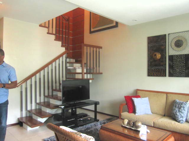 2 serendra : 2br loft type for lease @ 95k