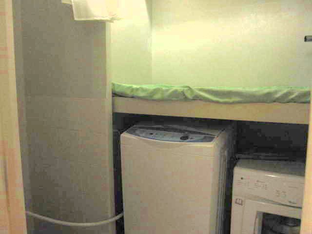 2 serendra : 2br loft type for lease @ 95k