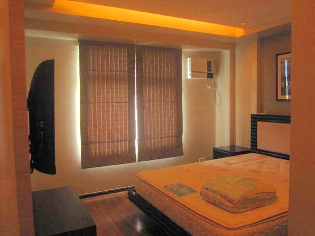 2 serendra : 2br loft type for lease @ 95k