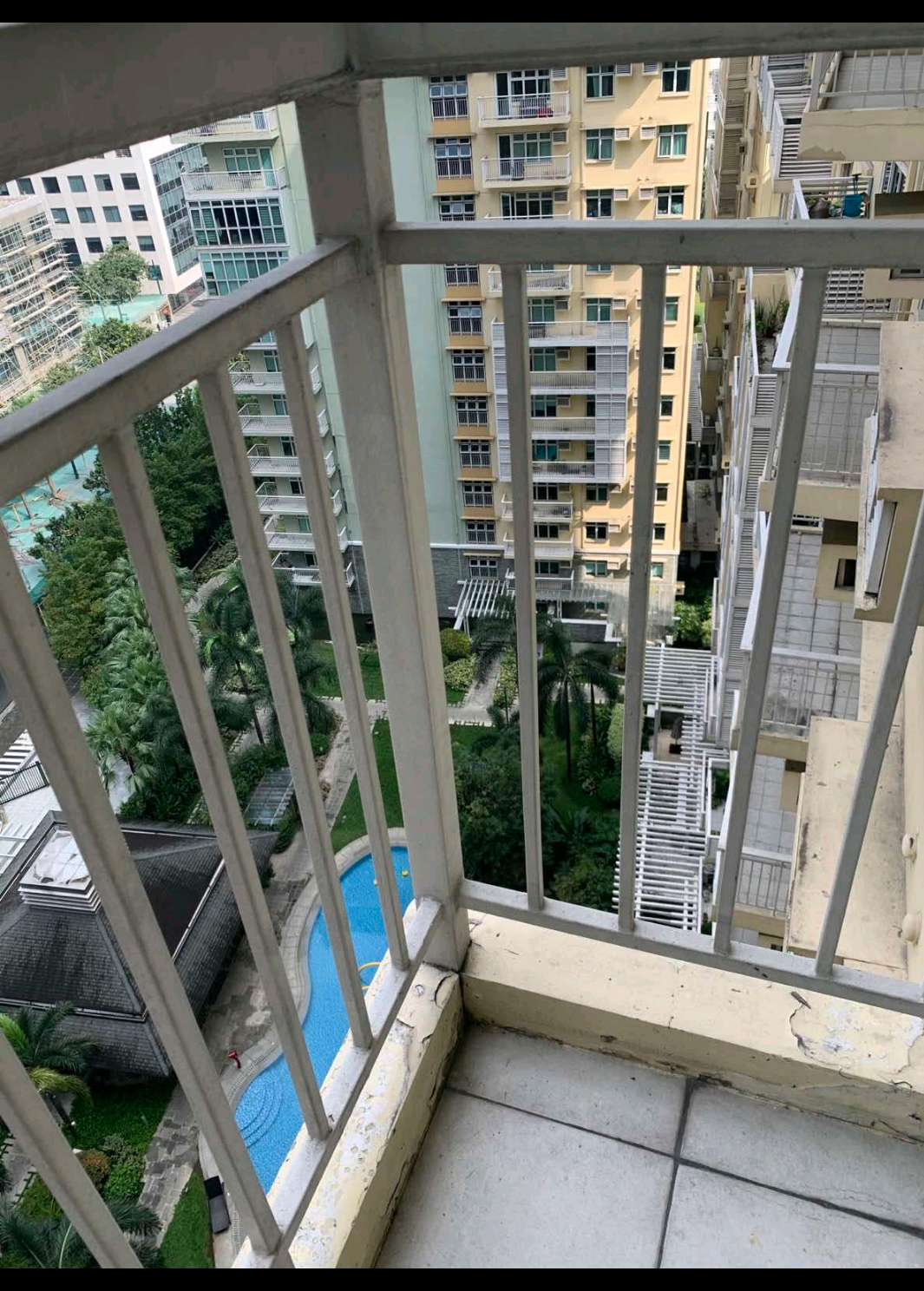 Two Serendra interiored One bedroom furnished unit with balcony for rent