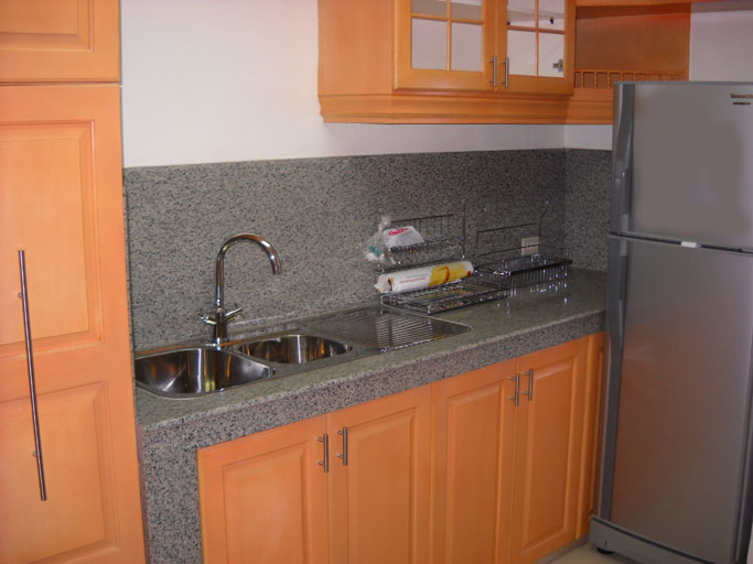 kitchen sink and ref area